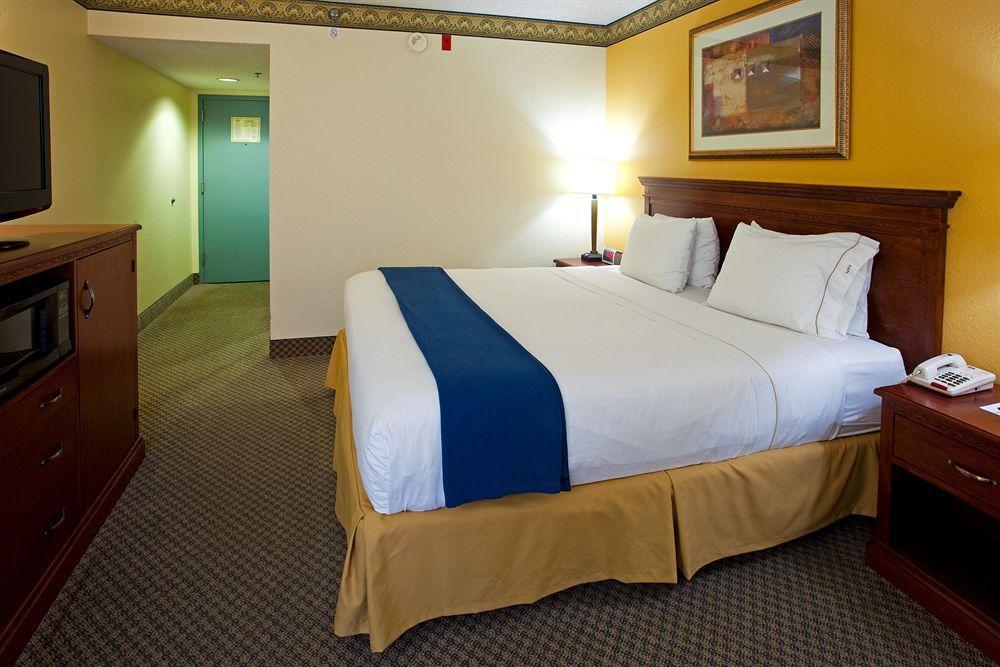 Holiday Inn Express Hotel & Suites Jacksonville-South By Ihg Экстерьер фото